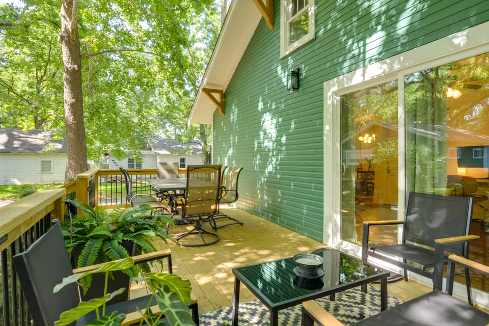 < 1 Mi to MSU! Updated Springfield House w/ Deck House in Springfield