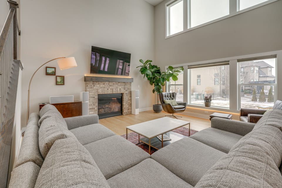 Bring the Family! Suburban Gem in Plainfield House in Illinois