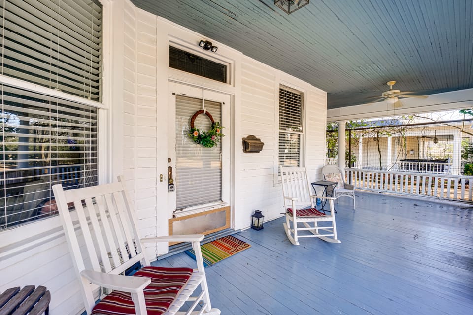Explore Jackson! Historic Belhaven Home w/ Porch House in Flowood