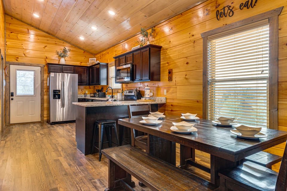 Hot Tub, Games & Pool: Sevierville Family Retreat House in Sevierville