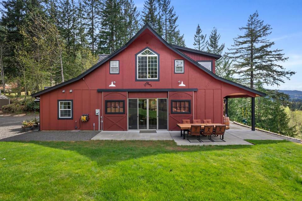 Hike, Fish, Hunt & Ski: Secluded Cascades Cabin! House in Washington