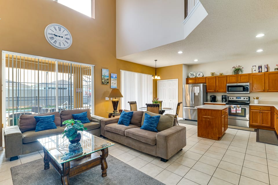 Pool, Spa & Patio! Spacious Villa Near WDW House in Four Corners