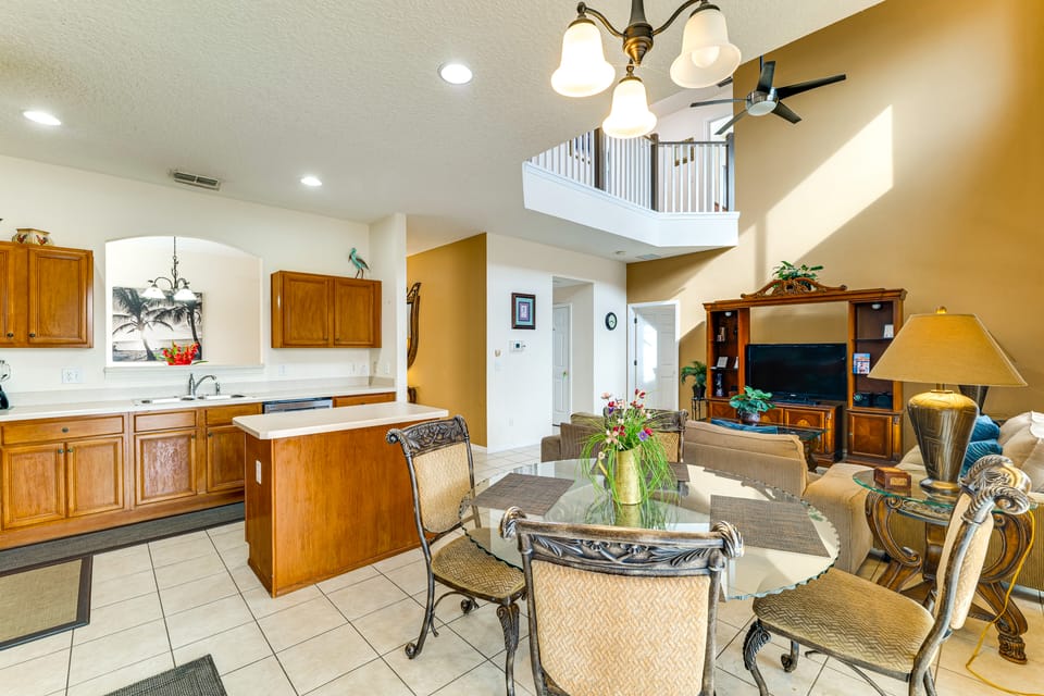 Pool, Spa & Patio! Spacious Villa Near WDW House in Four Corners