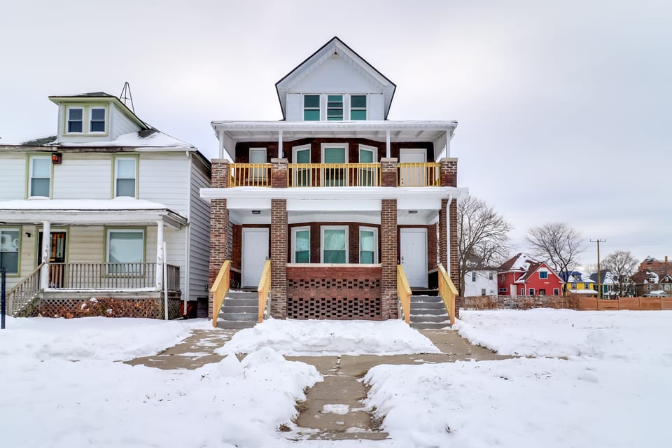 1 Mile to Henry Ford Hospital! Renovated Rental House in Detroit