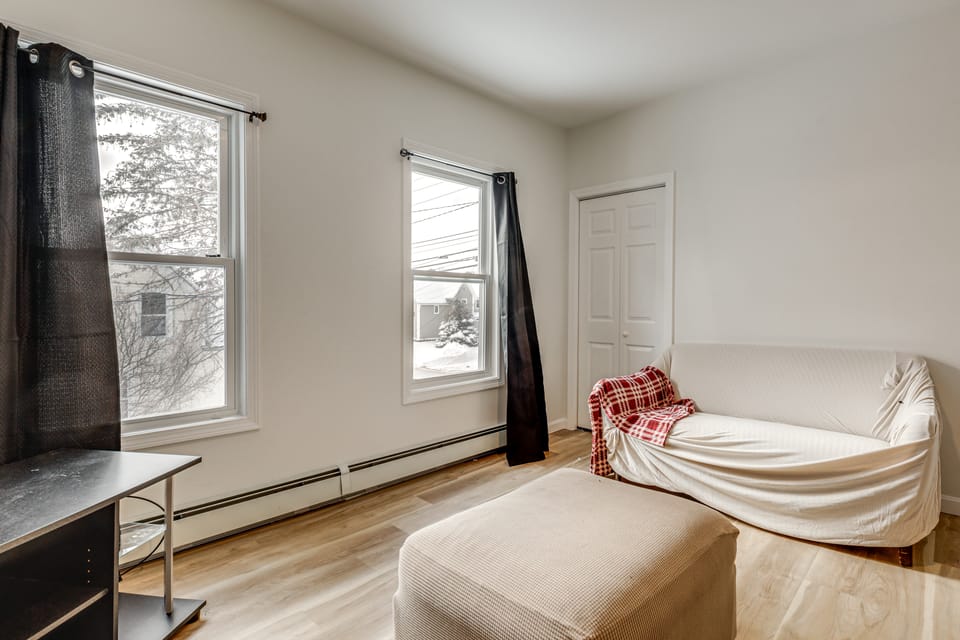 1 Mi to Main Street! Cozy Concord Apartment Apartment in Concord
