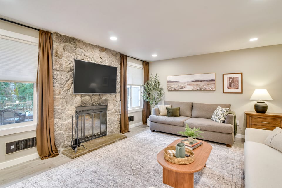 Peace & Serenity in Gresham! Sleek Home w/ Yard House in Gresham