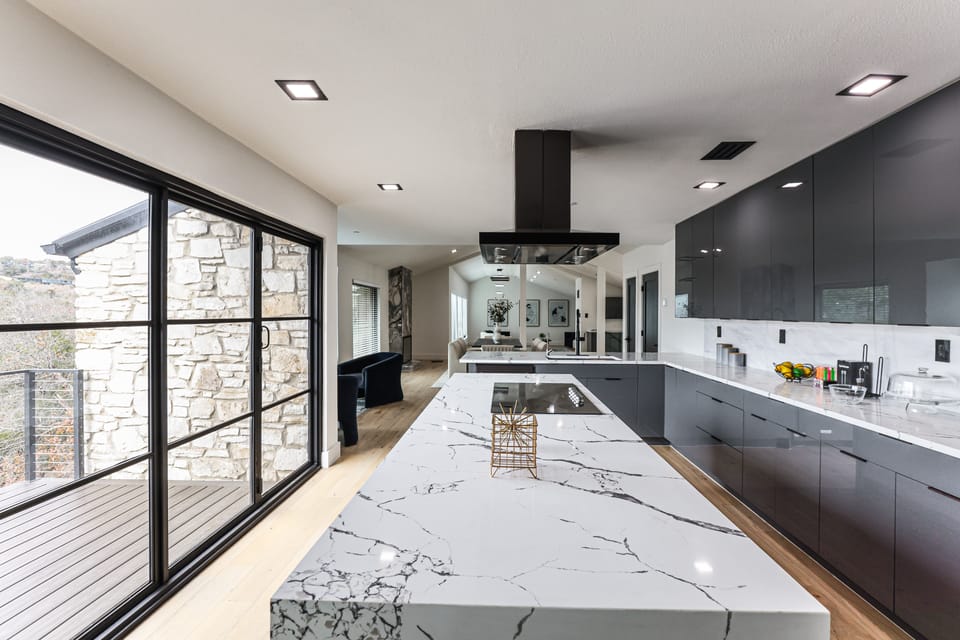 Luxurious Austin Hideaway! 4,400-Sq-Ft Estate House in Lake Austin