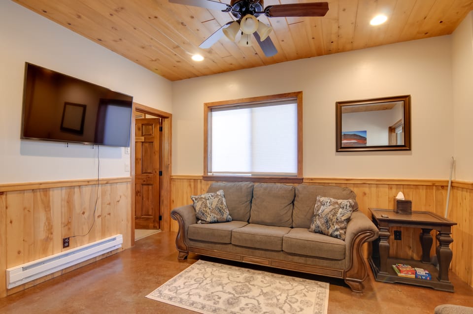Woodsy Alton Couple's Retreat Near Bryce Canyon Apartment in Utah