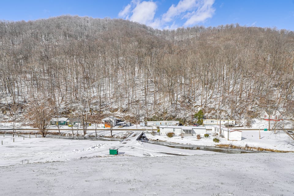 1/2 Mi to Kanawha River: Quiet Escape w/ Patio Apartment in West Virginia