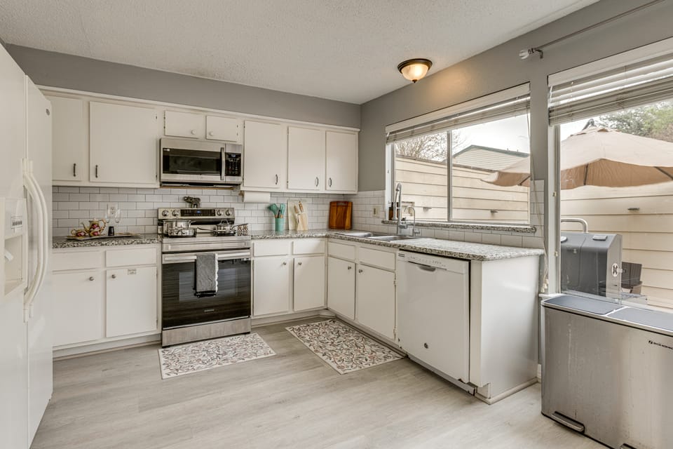 Quick Hwy Access: Family Retreat in Houston Apartment in Houston