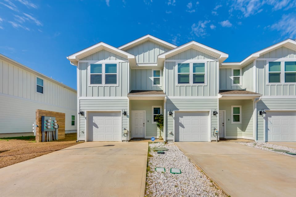 Nurse-Ready Rental 2 Mi to UWF Campus & Hospital! Apartment in Alabama