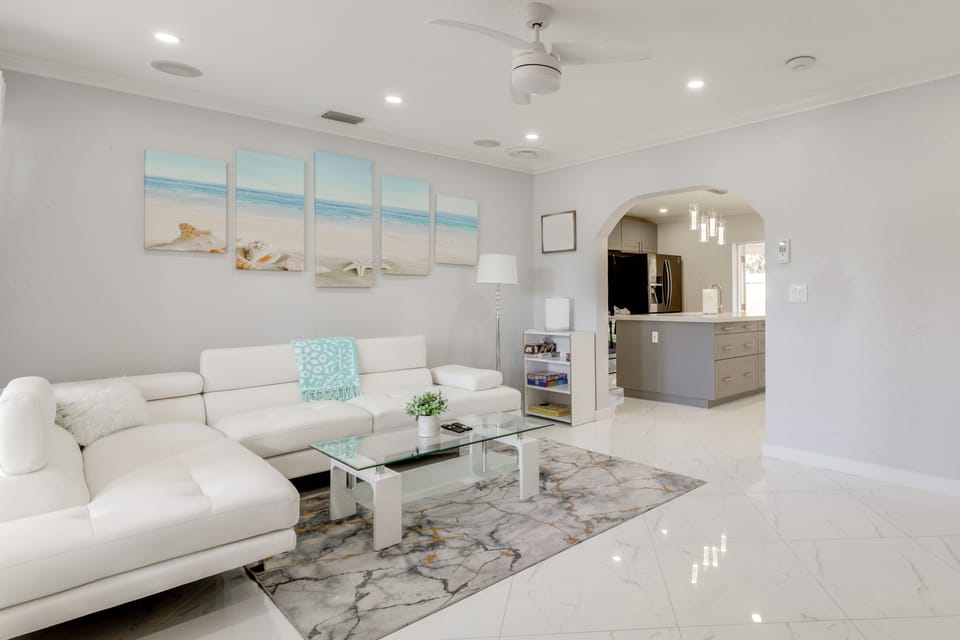 Grill & Games! Family Home 3 Mi to Pompano Beach House in Pompano Beach