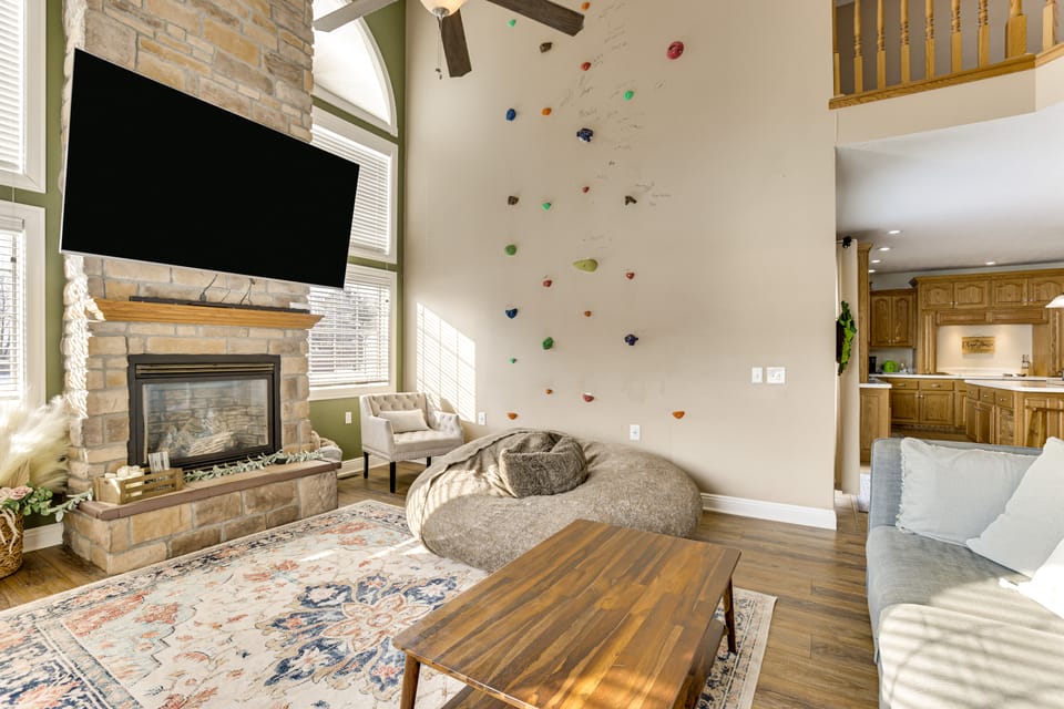 Family Home on 9 Acres! Climbing Wall & Gym House in Ohio