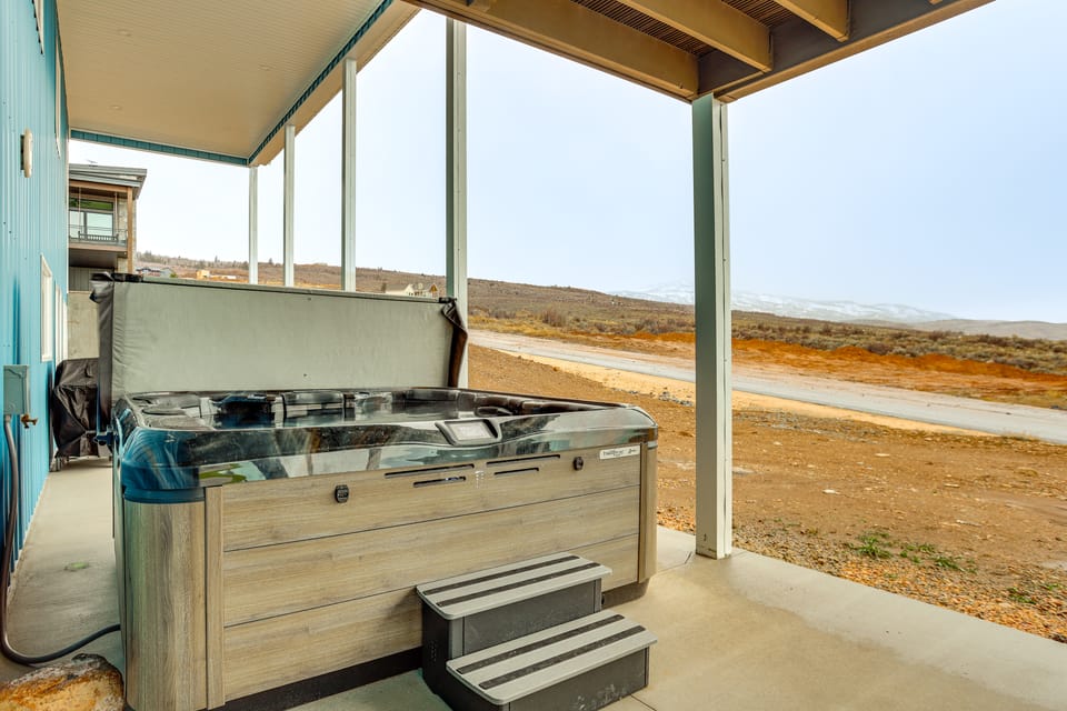 Hot Tub & Rec Room at Massive Bear Lake Home! House in Garden City
