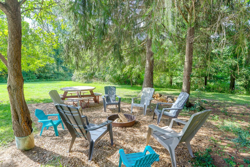 Willard Home On Working Farm w/ Water Views! House in Ohio