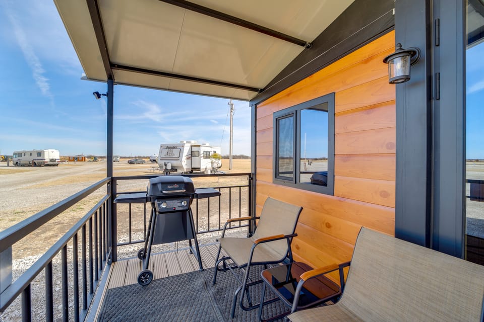 Hunt, Fish & Explore! Tiny Home Near Oologah WMA House in Oklahoma