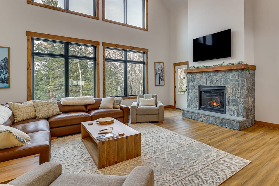 Luxe Mountain Home w/ Chef’s Kitchen & Okemo Views House in Ludlow