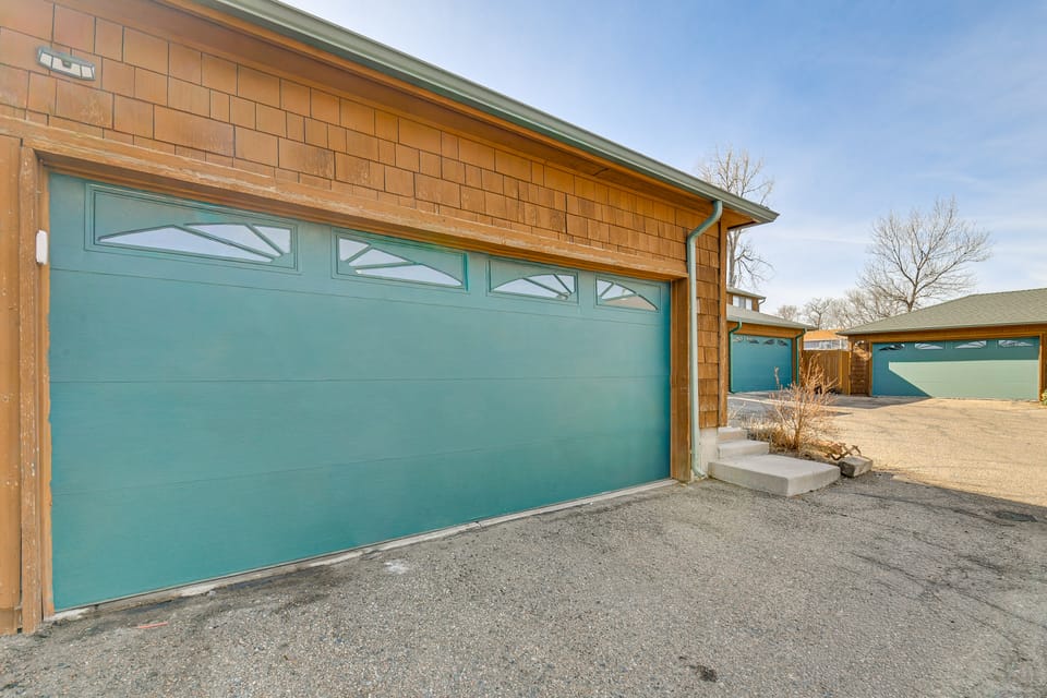 Extended Stay in Denver Area! Pet-Friendly Retreat Apartment in Aurora