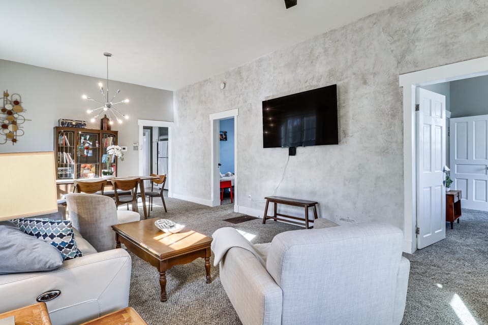 Deck & Home Office: Walkable Albuquerque Home House in Albuquerque