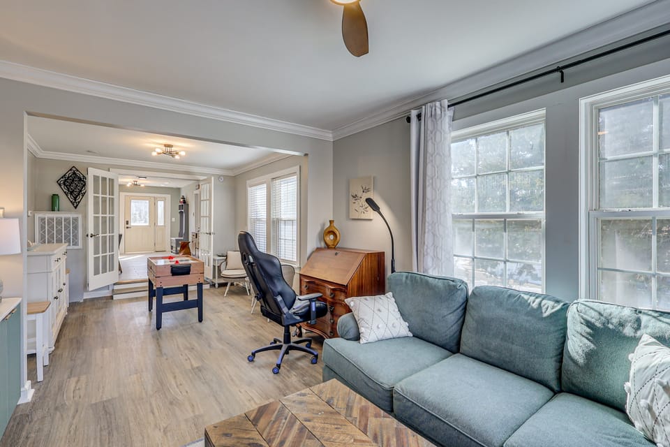Walk to Broadkill Beach: Sleek Family Home w/ Deck House in Broadkill Beach