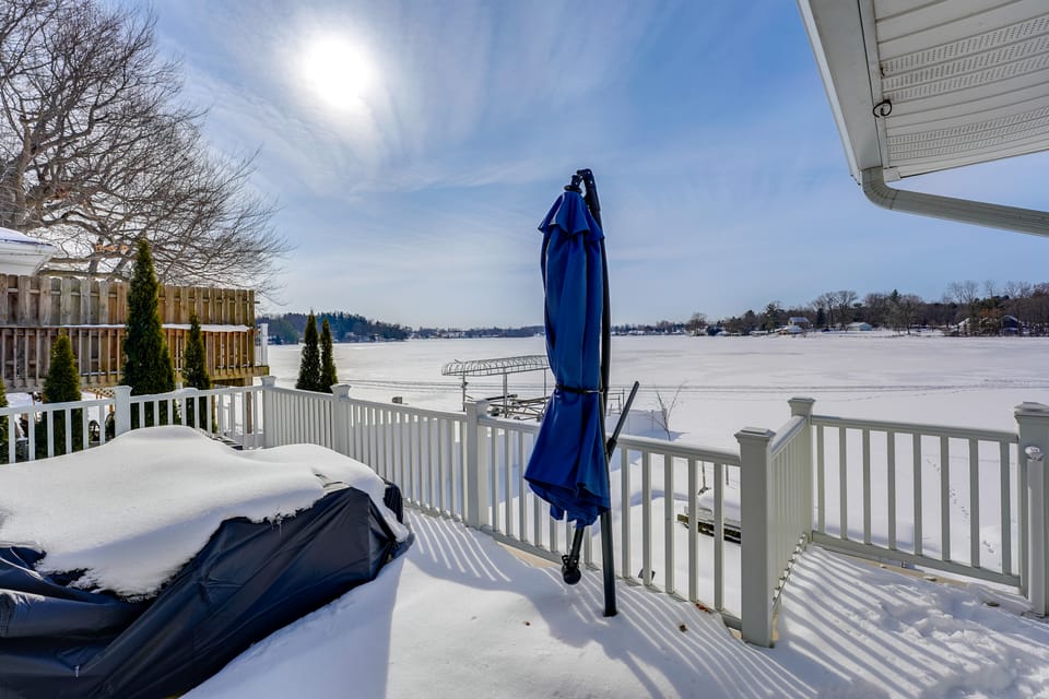 Hike, Fish & Golf: Waterfront Gem on Camp Lake! House in Michigan