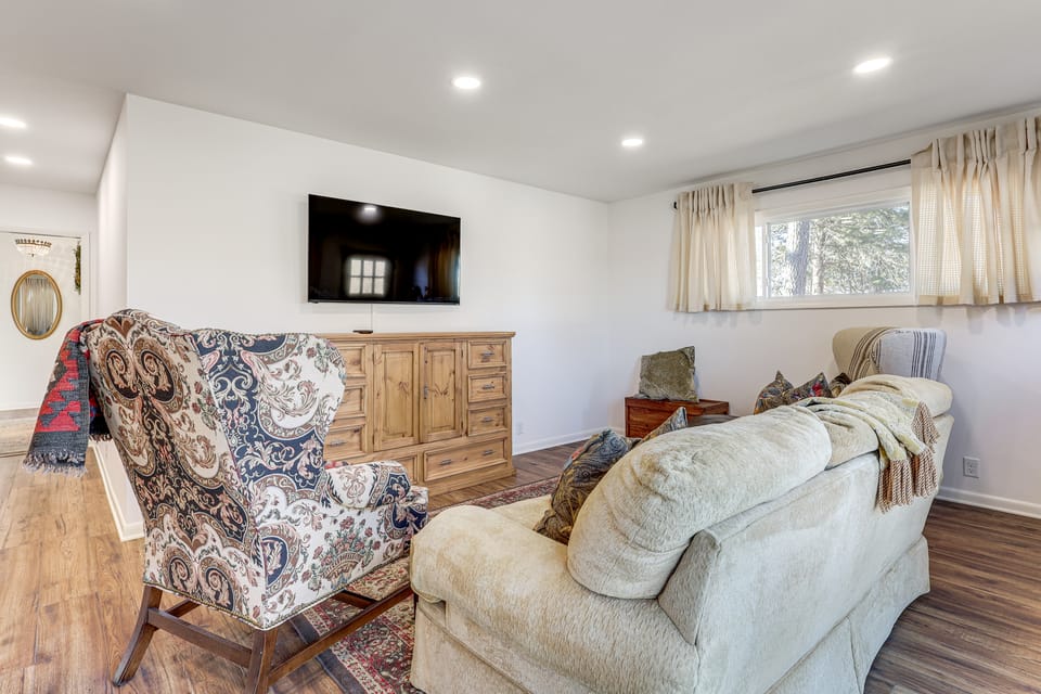 Walk to Town: Historic Quitman Gem w/ Private Yard House in Arkansas
