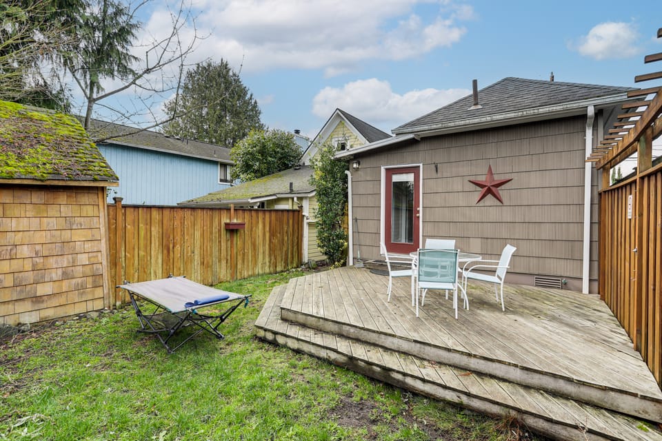 8 Mi to Lumen Field! Walkable Home w/ Fenced Yard House in Ballard