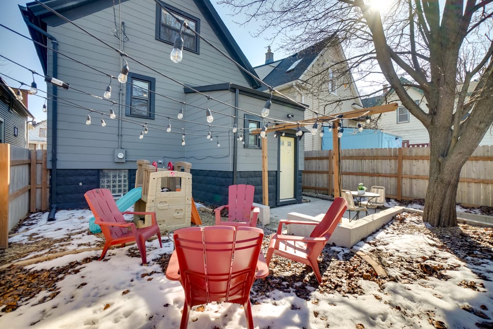 Heart of Bay View Neighborhood! Modern Retreat House in Milwaukee