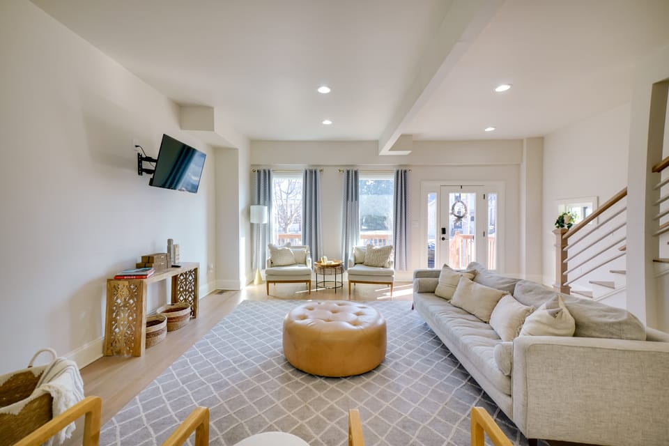 Heart of Bay View Neighborhood! Modern Retreat House in Milwaukee