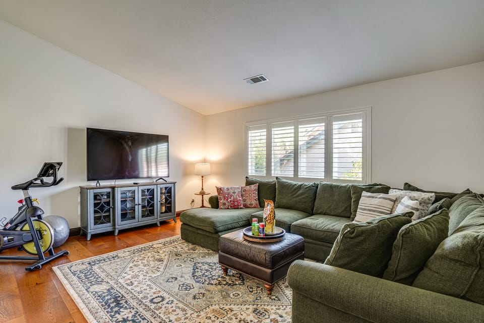 Fairfield Wine Country Getaway w/ Backyard Oasis! House in Fairfield