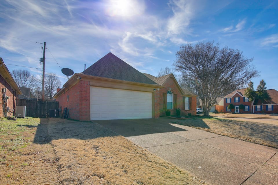 Walk to the Greenline: Sleek Cordova Home w/ Patio House in Cordova
