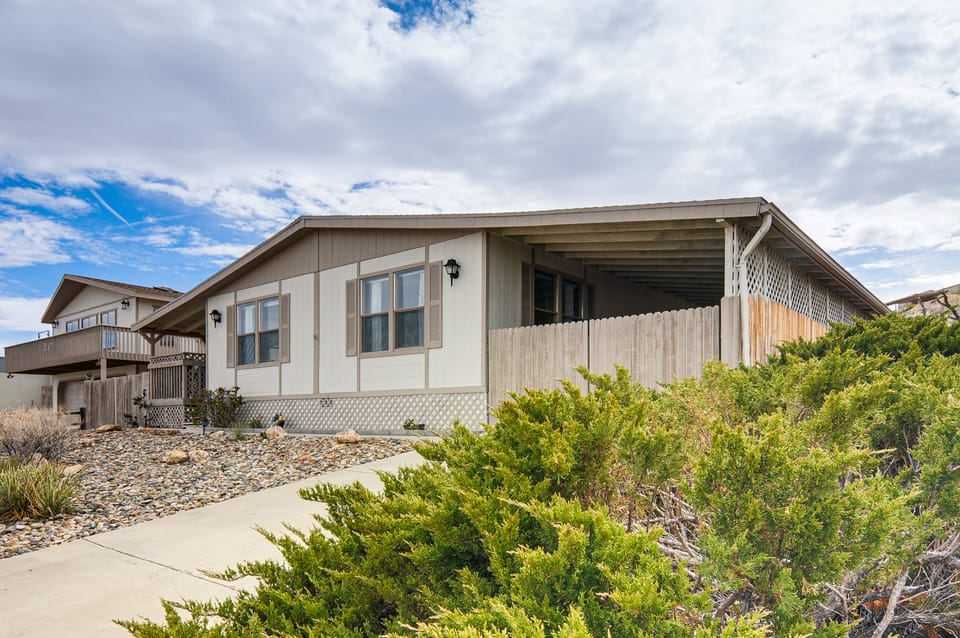 3 Mi to Lake Powell! Desert Escape w/ Valley Views House in Arizona