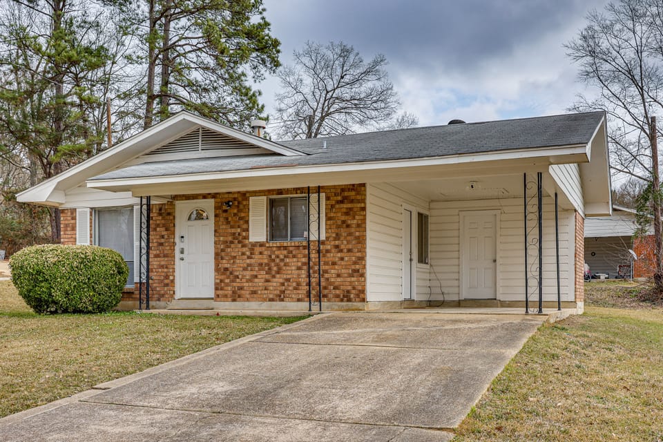 Easy University Access! Charming Home in Grambling House in Louisiana