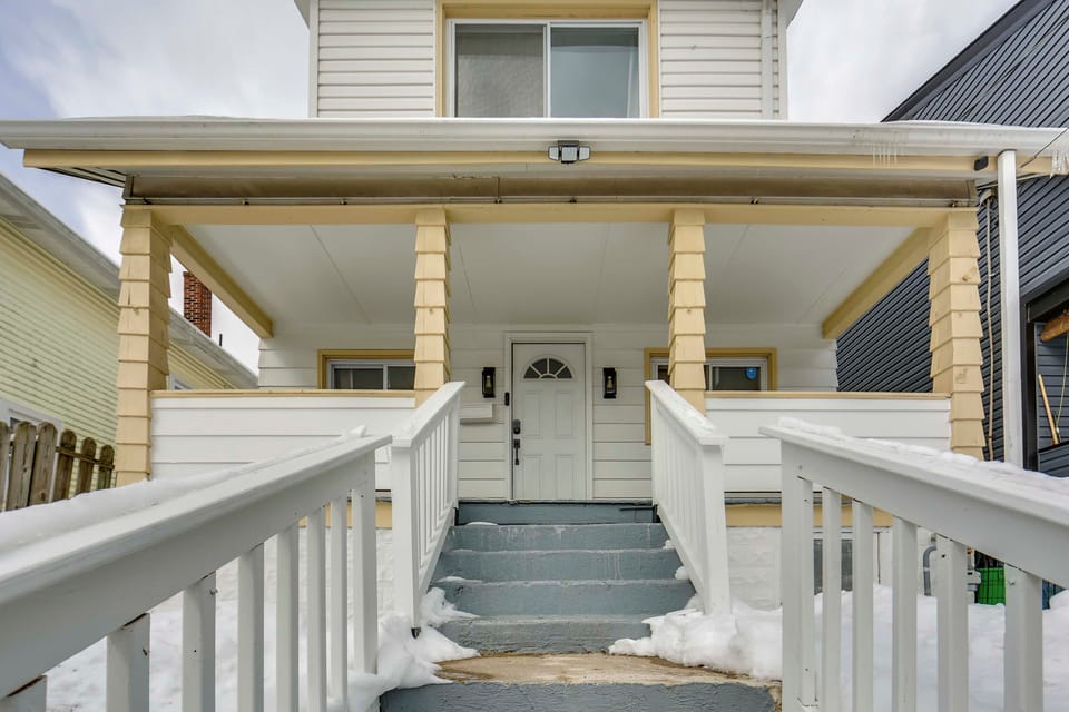 5 Mi to PNC Park: Pittsburgh Game Day Getaway! House in Allegheny River