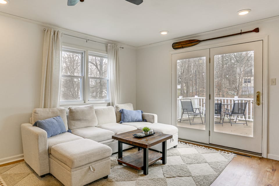Walk to Lake Hopatcong: Vibrant Home w/ Deck! House in New Jersey