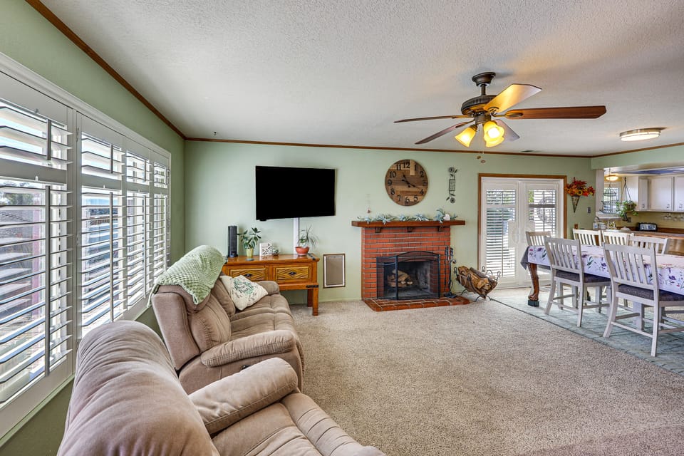 Large Yard & Fire Pit: Peaceful Arroyo Grande Home House in Grover Beach