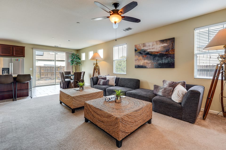 Sophisticated Sanctuary: 8 Mi to Lodi Wineries! House in Stockton