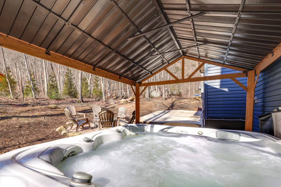 Lake Lure Getaway w/ Hot Tub & Fire Pit! House in Lake Lure