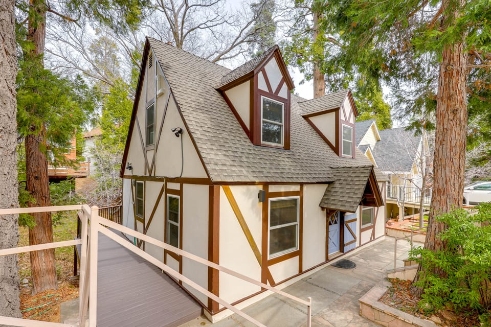1 Mi to Lake Arrowhead! All-Season Family Getaway House in Lake Arrowhead