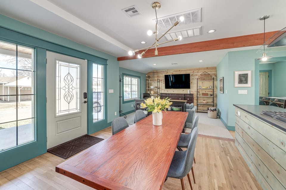1 Mi to Campus: Modern Tulsa Home w/ Private Yard House in Tulsa