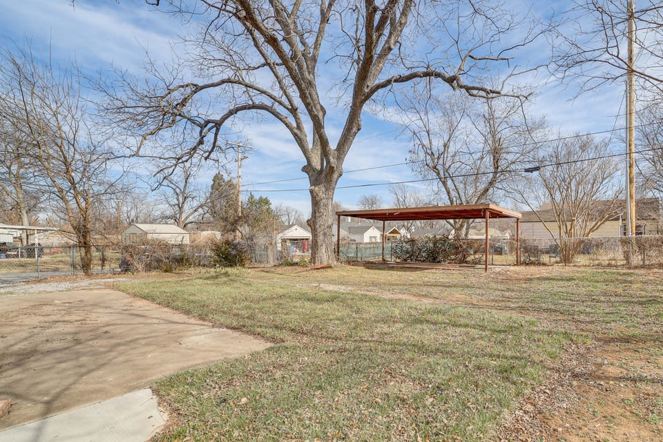 1 Mi to Campus: Modern Tulsa Home w/ Private Yard House in Tulsa