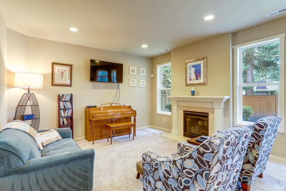 Gateway to Greater Seattle! Spacious, Modern Home House in Bothell