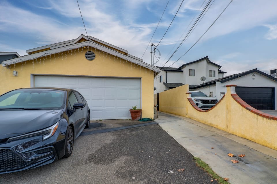 13 Mi to Universal Studios: Renovated Cottage! House in San Fernando Valley