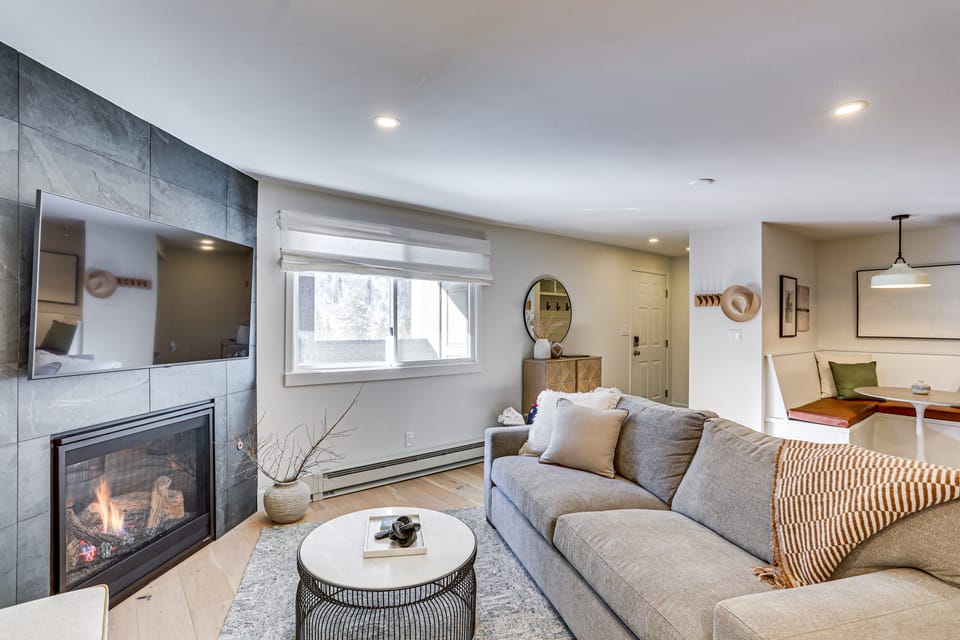 Steps to Free Bus Stop! Updated East Vail Condo Apartment in Vail