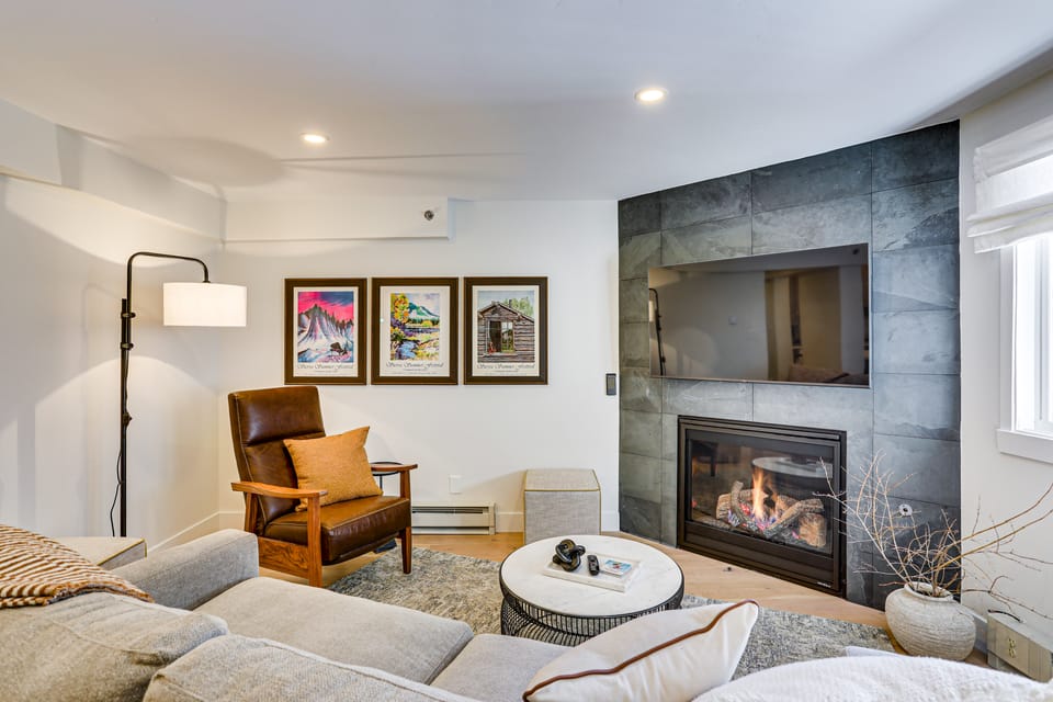 Steps to Free Bus Stop! Updated East Vail Condo Apartment in Vail