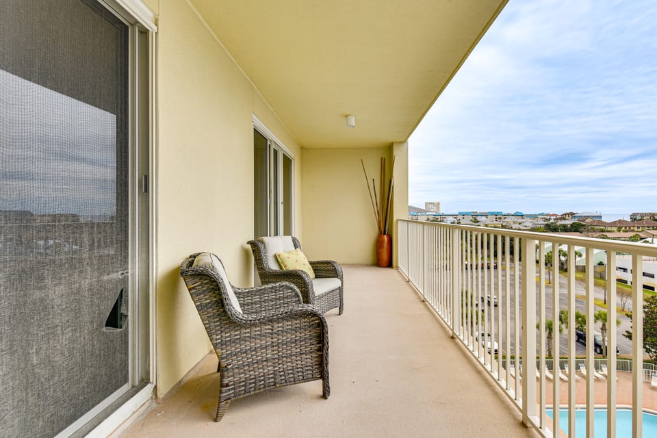 Steps to Sea! Snowbird Haven in Miramar Beach Apartment in Miramar Beach