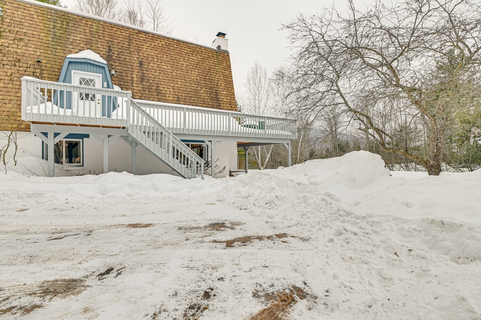 3 Mi to Windham Mountain: Pet-Friendly Apt w/ Yard Apartment in Capital District, NY, USA