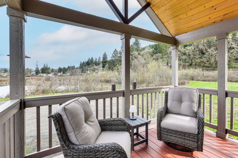 Great Outdoor Space! Serene Getaway in Oakland House in Oregon