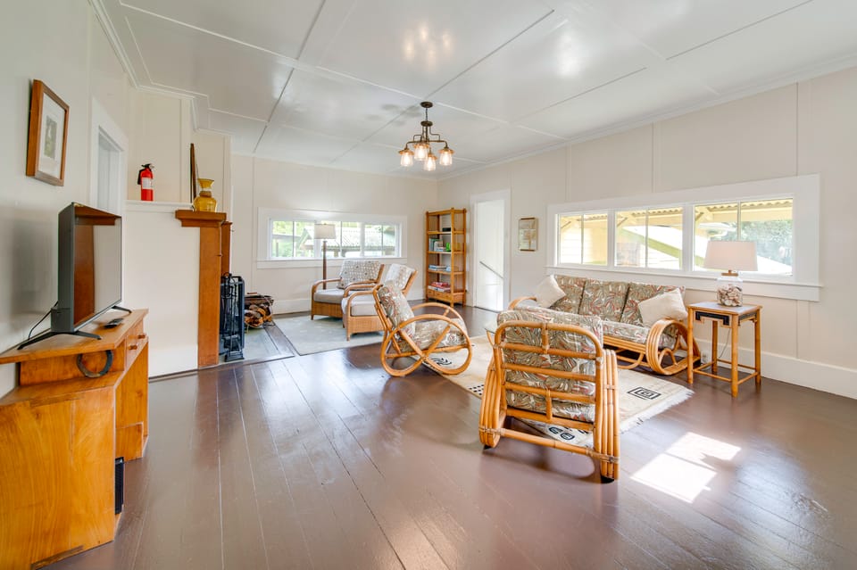 Lush Island Oasis Near Volcanoes National Park House in Volcano