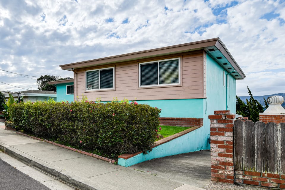 Casa Luna - Mtn Views in South San Francisco! Apartment in Daly City